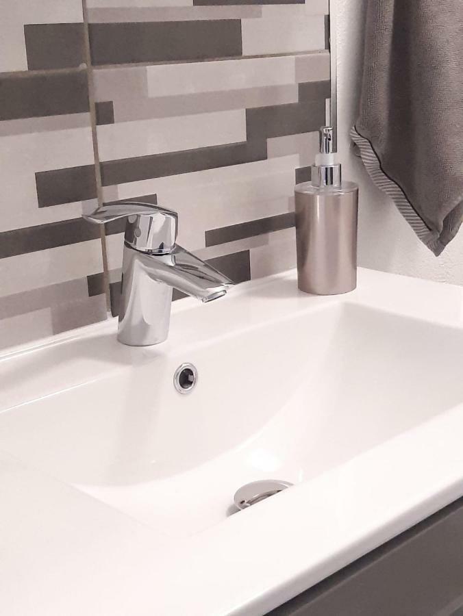 Comfort Stay Basel Airport 1A46 Saint-Louis  Buitenkant foto